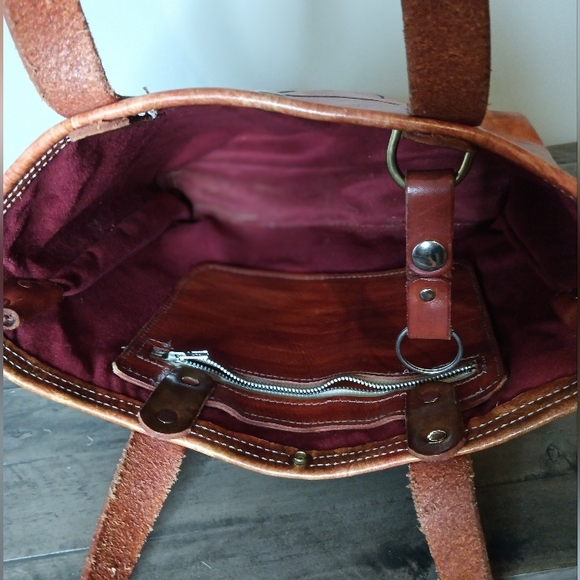 Handmade Leather Tote Bag with Painted Elephant Detail - Picture 4 of 5